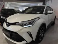 Usata Toyota C-HR Comfort 152 CV (111 kW) 2021 Pearl white SUV