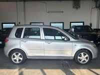 Usata Mazda 2 75 CV (55 kW) 2004 Argento Monovolume