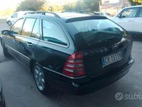Usata Mercedes C220 150 CV (110 kW) 2004 Nero Station wagon