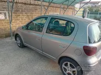 Usata Toyota Yaris Sol 75 CV (55 kW) 2003 Argento Berlina