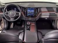 Usata Volvo XC60 Ultimate 197 CV (144 kW) 2023 Bright dusk metallizzato SUV