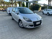 Usata Renault Scénic 110 CV (80 kW) 2010 Argento Monovolume