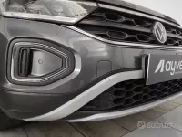 Usata VW T-Roc Life 116 CV (85 kW) 2023 Grigio SUV