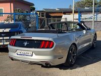 Usata Ford Mustang Convertible 2016 Grigio Cabrio