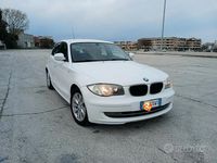 Begagnad BMW 118 2011 Vit Halvkombi