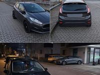 Usata Ford Fiesta 80 CV (58 kW) 2016 Grigio Utilitaria