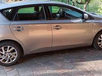 Usata Toyota Auris Active 116 CV (85 kW) 2015 Grigio Berlina