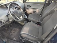 Usata Lancia Ypsilon 69 CV (50 kW) 2016 Blu Utilitaria