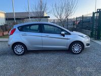 Usata Ford Fiesta 75 CV (55 kW) 2016 Grigio Berlina