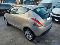 Usata Lancia Ypsilon 80 CV (58 kW) 2013 Marrone Utilitaria