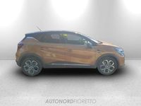 Usata Renault Captur Intens 160 CV (117 kW) 2022 Arancione SUV