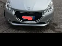 Usata Peugeot 208 82 CV (60 kW) 2014 Grigio Utilitaria