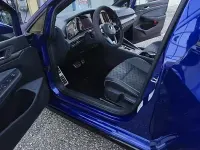 Usata VW Golf VIII R-line 150 CV (110 kW) 2022 Bluazzurro Berlina