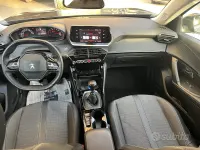 Usata Peugeot 2008 Allure 110 CV (80 kW) 2021 Grigio SUV
