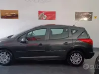 Gebraucht Peugeot 207 70 PS (51 kW) 2011 Grau Kombi