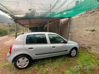 Usata Renault Clio 54 CV (39 kW) 2004 Grigio Utilitaria