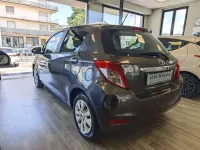 Usata Toyota Yaris Lounge 99 CV (72 kW) 2013 Marrone Utilitaria