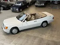 Usata Mercedes E320 220 CV (161 kW) 1996 Bianco Cabrio