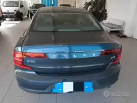 Usata Volvo S90 150 CV (110 kW) 2018 Blu Berlina