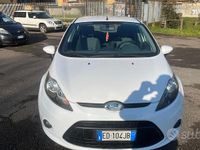 Usata Ford Fiesta Titanium 92 CV (67 kW) 2010 Bianco Berlina