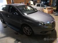 Usata Lancia Delta 120 CV (88 kW) 2010 Grigio Utilitaria