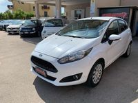 Usata Ford Fiesta 96 CV (70 kW) 2016 Bianco Utilitaria