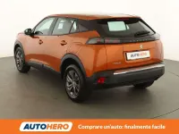 Usata Peugeot 2008 Active 101 CV (74 kW) 2022 Arancione SUV