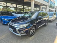 Usata Mitsubishi Outlander Instyle 150 CV (110 kW) 2017 Blu SUV