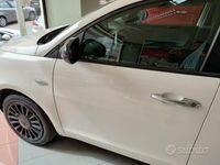 Usata Lancia Ypsilon 69 CV (50 kW) 2021 Bianco Utilitaria