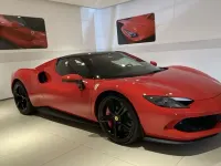Usata Ferrari 296 663 CV (487 kW) 2023 Coupé