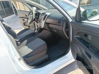 Usata Kia Venga 90 CV (66 kW) 2012 Bianco Utilitaria