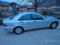Usata Mercedes 220 150 CV (110 kW) 2003 Grigio Berlina