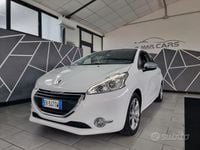 Usata Peugeot 208 Allure 82 CV (60 kW) 2013 Bianco Utilitaria