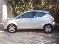 Usata Lancia Ypsilon 85 CV (62 kW) 2015 Grigio Utilitaria