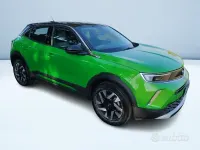 Usata Opel Mokka Elegance 131 CV (96 kW) 2021 Verde metallizzato SUV