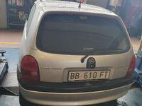 Usado Opel Corsa S 65 HP (47 kW) 1998 Citadino
