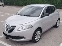 Usata Lancia Ypsilon S 69 CV (50 kW) 2013 Argento Utilitaria