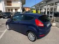 Usata Ford Fiesta 71 CV (52 kW) 2012 Bluazzurro Berlina