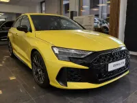 Usata Audi RS3 Ambiente 400 CV (294 kW) 2025 Giallo pitone Berlina
