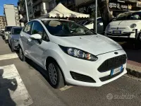 Usata Ford Fiesta 92 CV (67 kW) 2017 Bianco Utilitaria