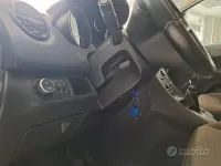 Begagnad Opel Meriva 110 HK (80 kW) 2011 Svart Minibuss