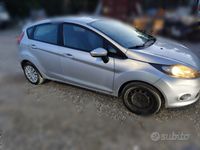 Usata Ford Fiesta 68 CV (50 kW) 2010 Grigio Utilitaria