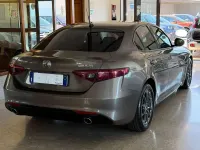 Usata Alfa Romeo Giulia Business 180 CV (132 kW) 2017 Bianco lunare Berlina