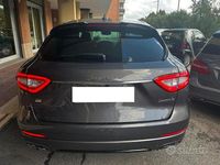 Usata Maserati Levante 275 CV (202 kW) 2018 Grigio scuro SUV