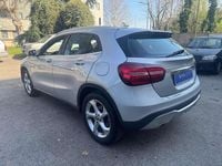 Usata Mercedes GLA180 Business 109 CV (80 kW) 2017 Argento SUV