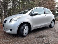 Usata Toyota Yaris 90 CV (66 kW) 2007 Grigio Utilitaria