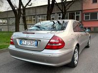 Usata Mercedes E280 190 CV (139 kW) 2006 Grigio Berlina
