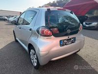 Second-hand Toyota Aygo Cool 68 CP (50 kW) 2013 Gri Hatchback
