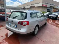 Usata VW Passat Highline 140 CV (102 kW) 2005 Grigio Station wagon