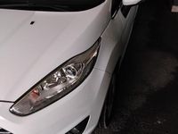 Usata Ford Fiesta Titanium 100 CV (73 kW) 2017 Bianco Utilitaria